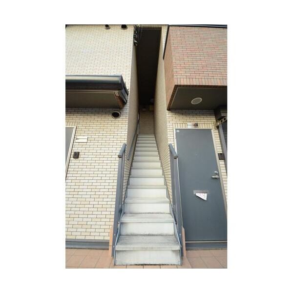 グランドウルス201号室 エントランス