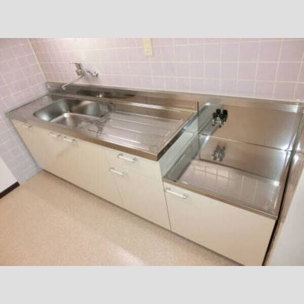 オーシャンビュー弐番館303号室 キッチン