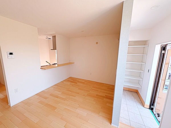 バレミックス辻堂103号室 リビング