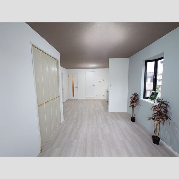 コートビレッジ昭島 LDK(別角度)