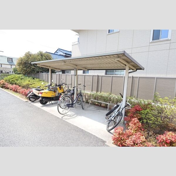 ルミエール 駐輪場