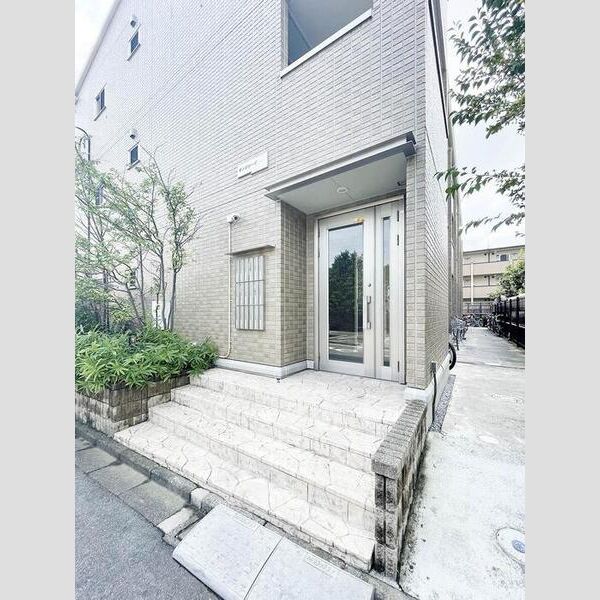 モンテローザ301号室 エントランス