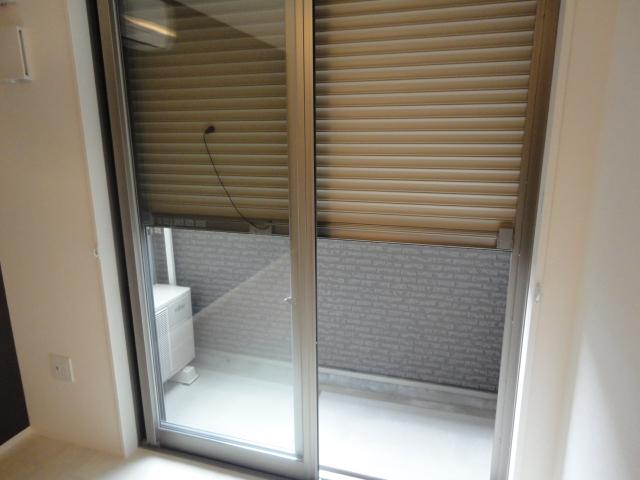 アドヴァンスコートＫ 窓シャッター