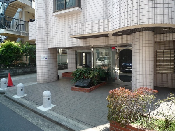 菊名センチュリー２１ エントランス