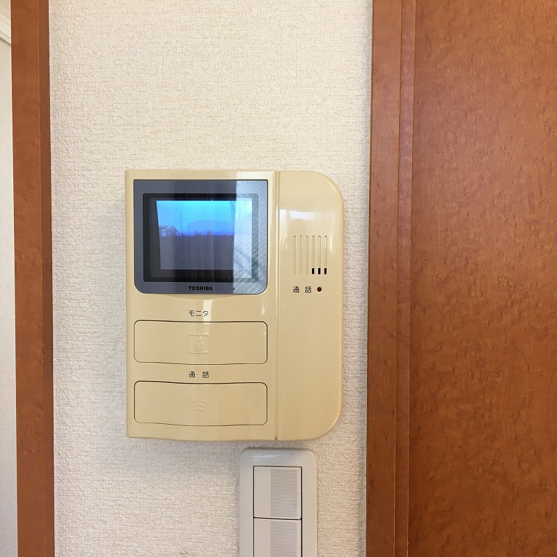 レオパレストーレイ303号室 モニター付インターホン
