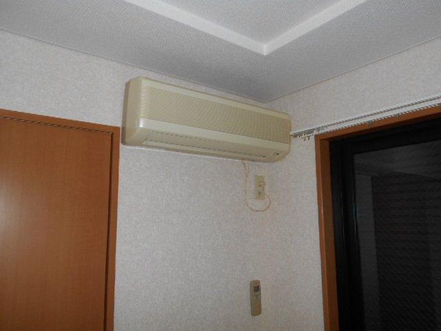 ルミナス青葉203号室 エアコン
