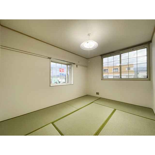 メゾン蓮正寺201号室 右和室