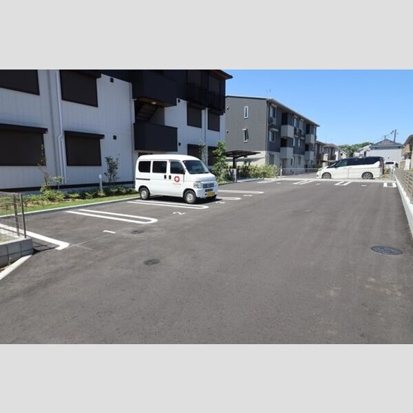 フェリシア 駐車場