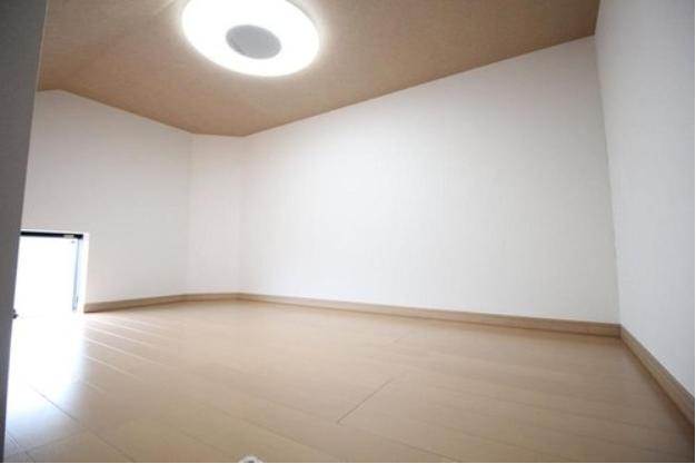 武蔵小山　小山台 ３階の天井に天井裏の収納（ロフト）スペースあり。