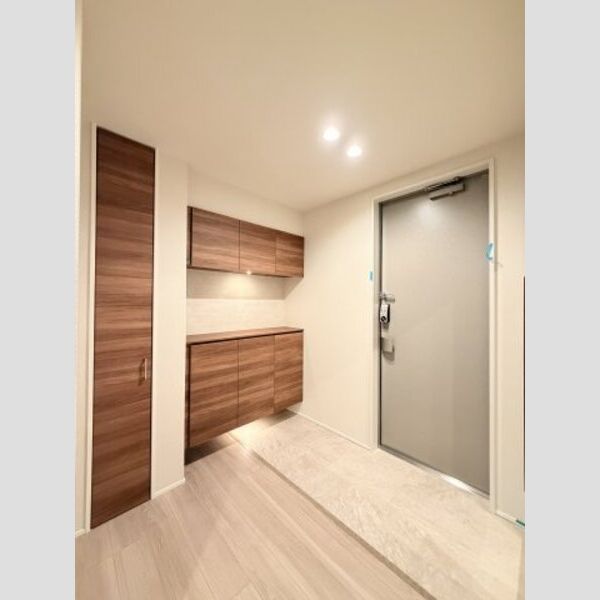 フレジア201号室 玄関が広いと高級感がUPしますね～♪