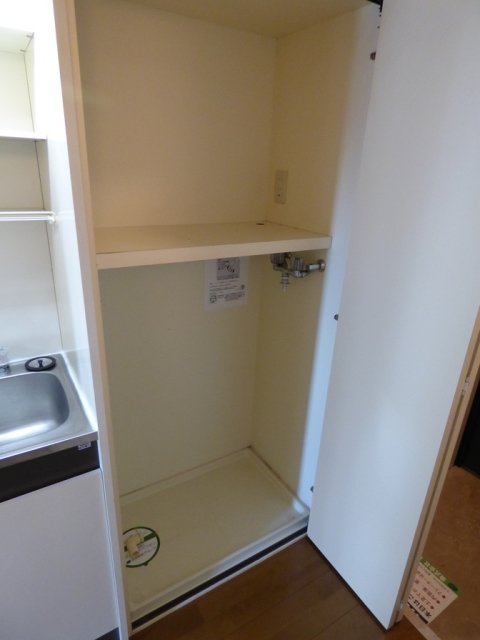 ウィン浅草 室内洗濯機置場