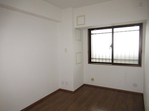 アリーナコースト壱番街3階 洋室