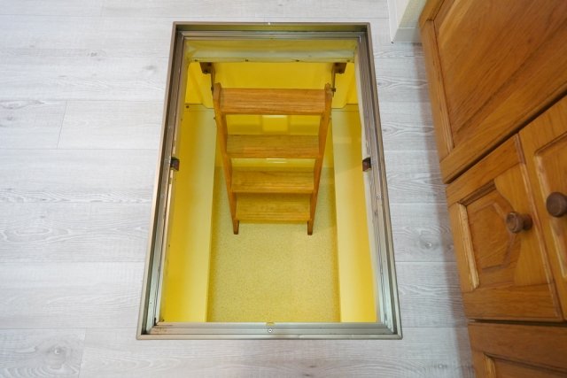 プラトー神宮前1階 床下収納