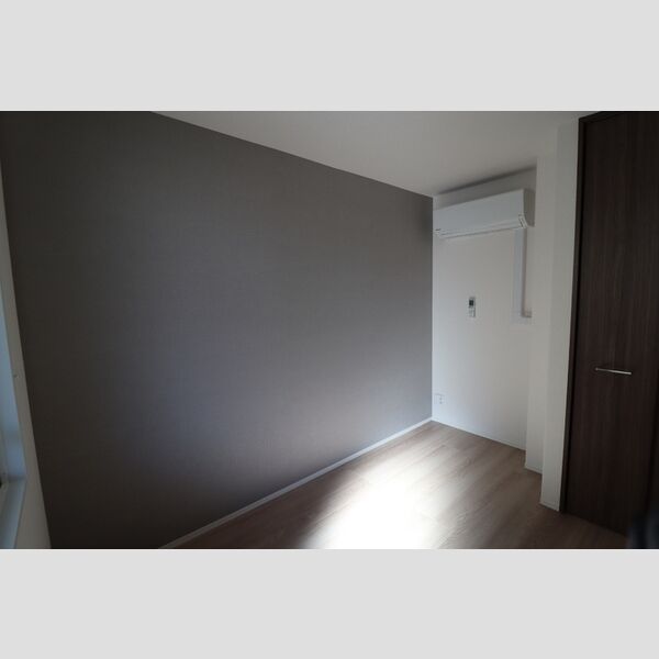 セレスティア白鳥206号室 洋室　約4.1帖