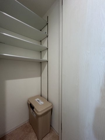 エルファーロ駒沢大学 収納