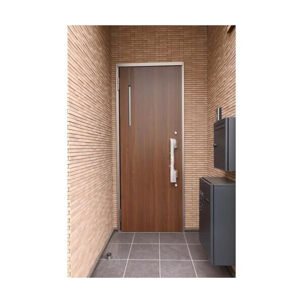 フォレスト　ルーチェ2F号室 玄関