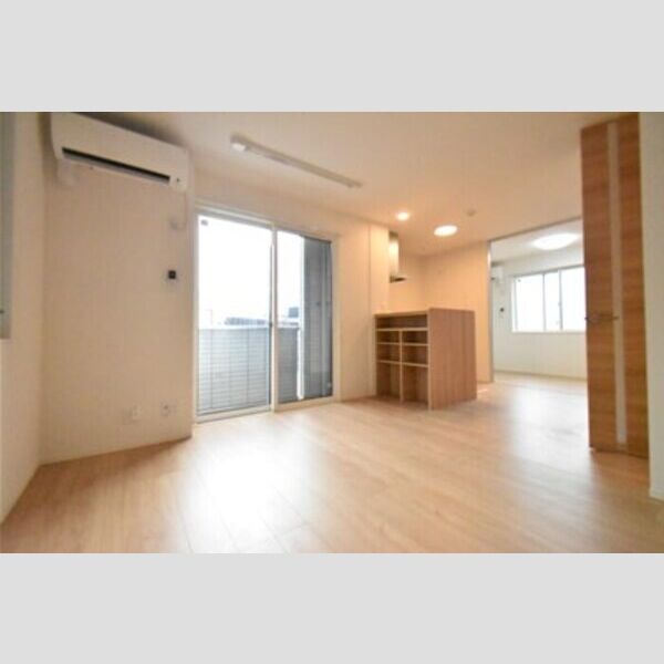 アジュール ■11.5帖のリビングダイニングキッチンです■