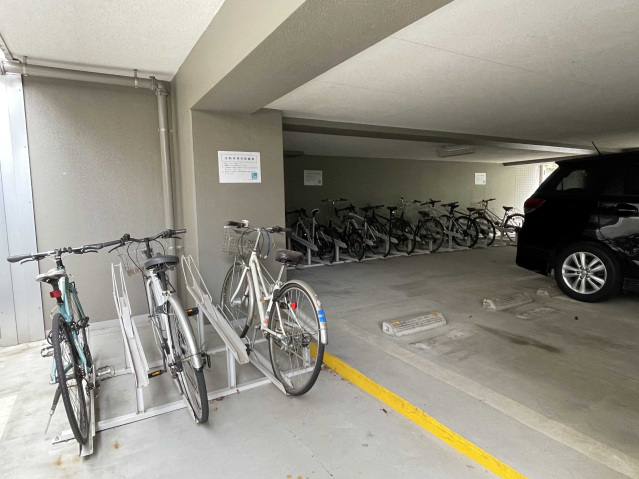 スカイコート板橋五番館301号室 駐輪場