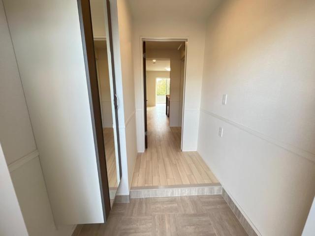 アドニス102号室 玄関（イメージ）