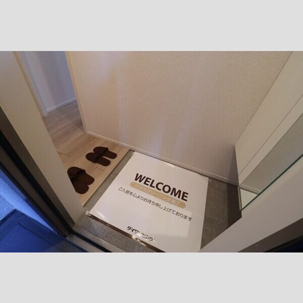 リサーナ305号室 玄関