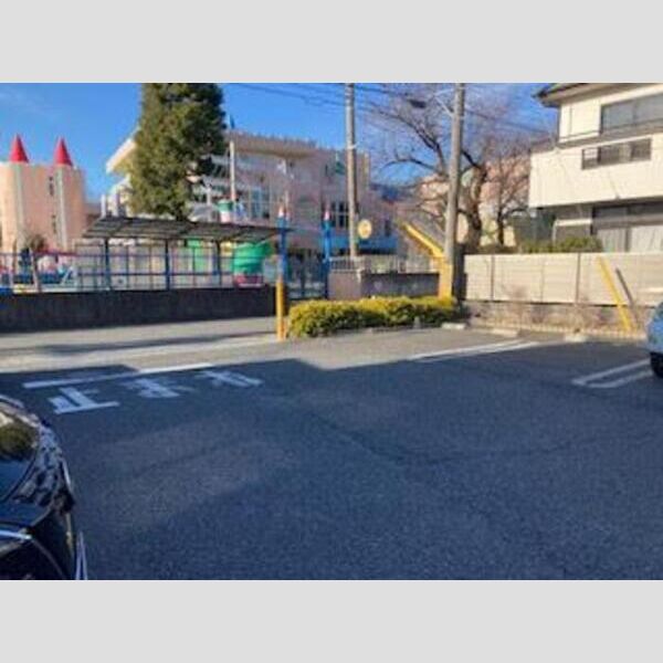 ロイヤルコーポ南部 駐車場