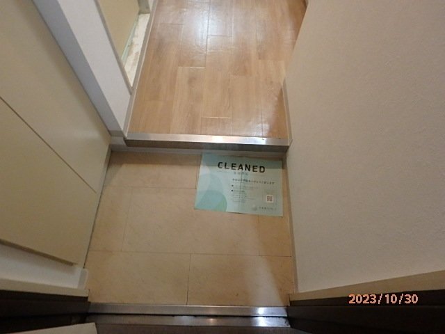 スカイコート横浜平沼 玄関