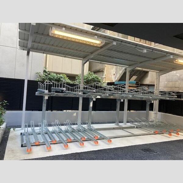 S-RESIDENCE両国緑904号室 屋根付き駐輪場