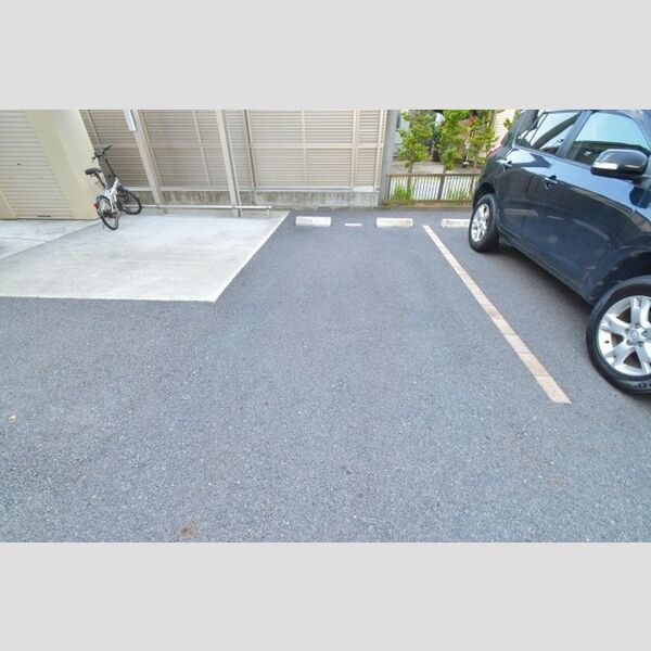 ロイヤルテラス 駐車場