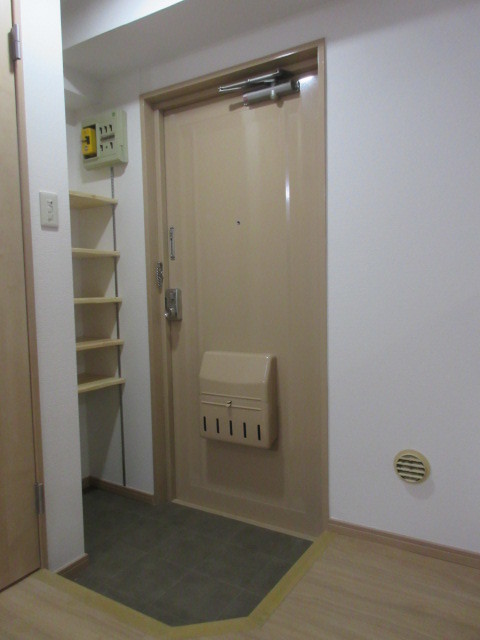 ＡＬＥＧＲＩＡ府中0102号室 玄関