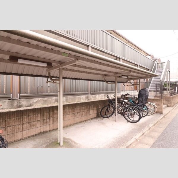 サニーハイツ 屋根付き自転車駐輪場
