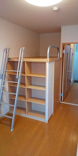 レオパレストラストワーズィ ハイベッド