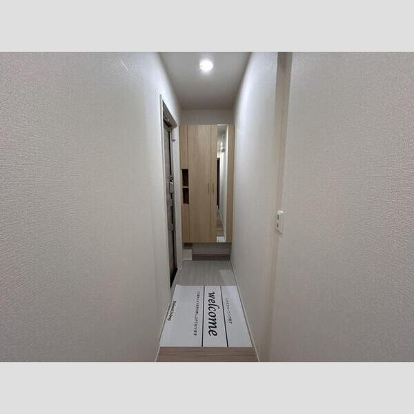 セレスティア西綾瀬303号室 玄関