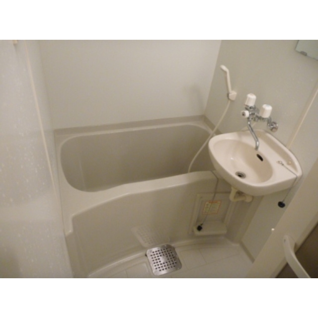 アンプルール フェール T.U 内観