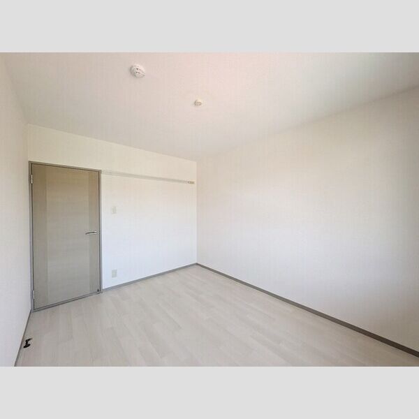 モダンタイムス　Ⅲ 洋室