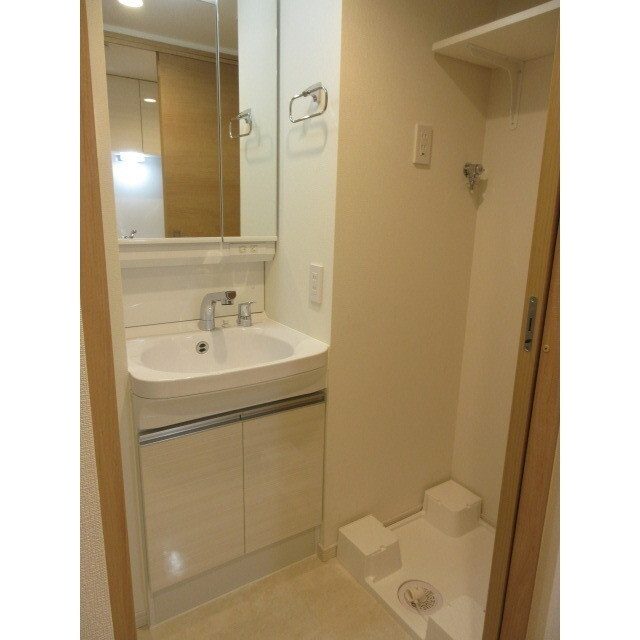 HERON’S NEST 内観