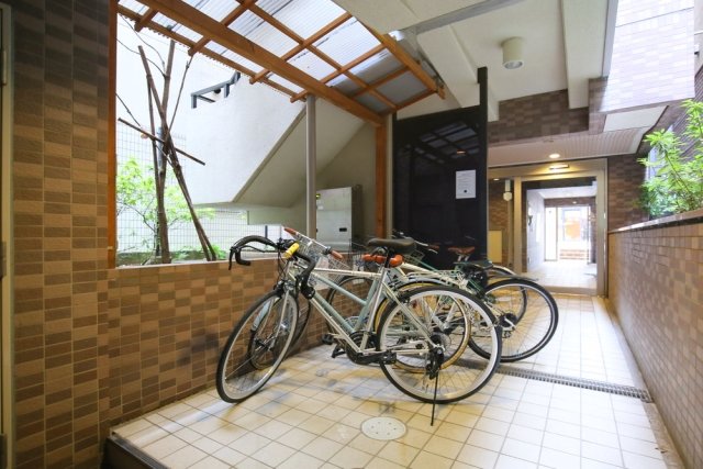 菱和パレス渋谷本町3階 駐輪場