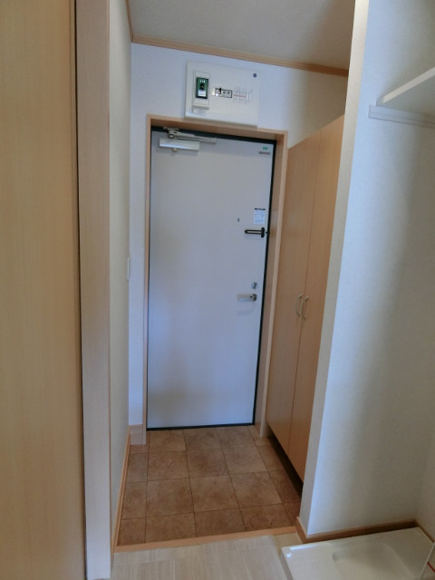 サンライズコート下総中山1階 広々とした玄関