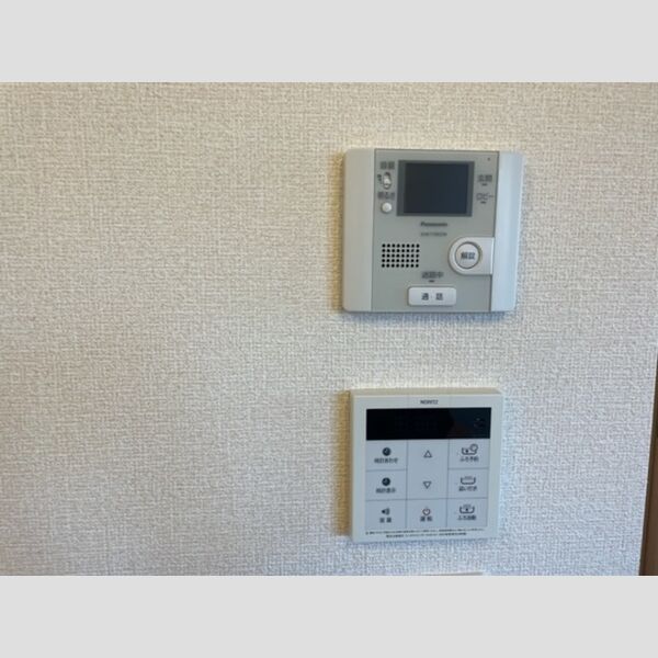 サン クラージュ202号室 TV付きインターホン、追い炊き機能付き