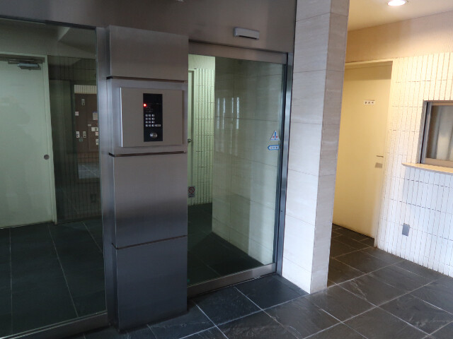 プルーシオス朝霞台2階 エントランス