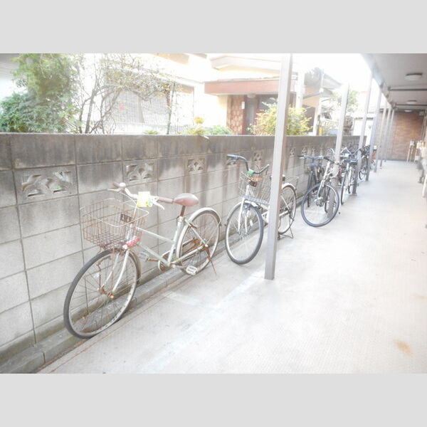 ジュネスハイツ 駐輪場