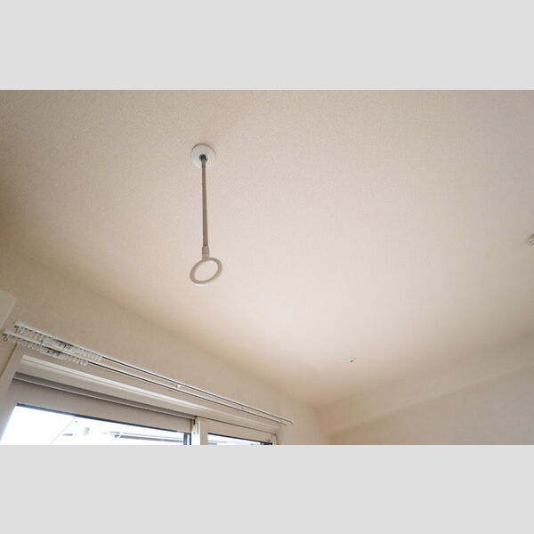 ファースト キャロベリー103号室 室内物干し