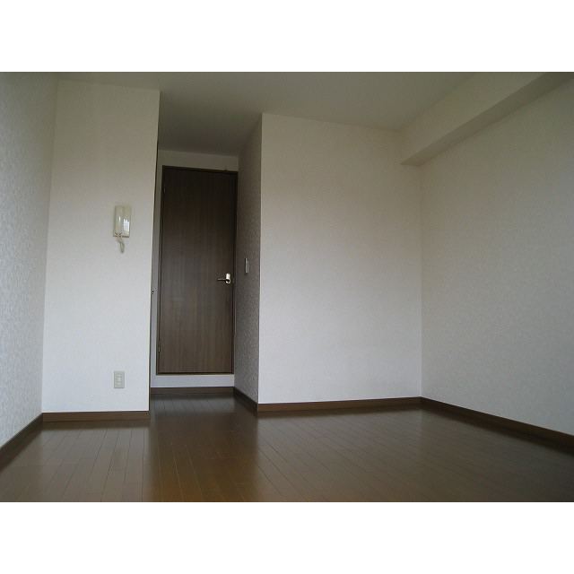 アンプルール ベトン 川口202号室 リビング