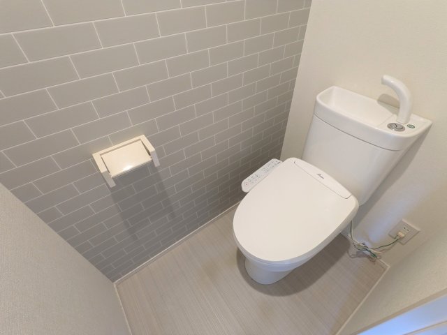 ハーモニーテラス高円寺南Ⅴ101号室 トイレ