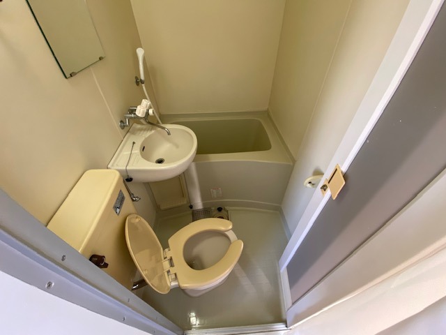 ユーコート鶴ヶ峰(E-195)3階 バス