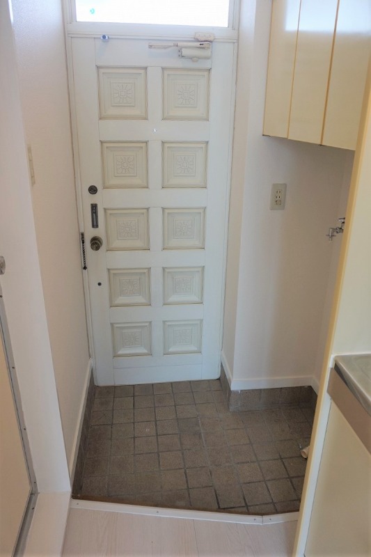 ローズアパート(R-001) 玄関