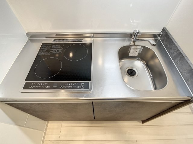 コンフォート川口 システムキッチン（2口IHコンロ）