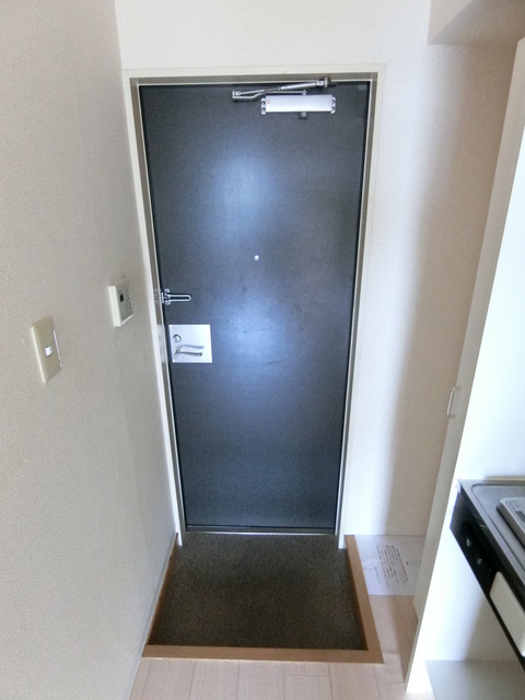 ＣＤＥ（ツェーデーエー） 玄関