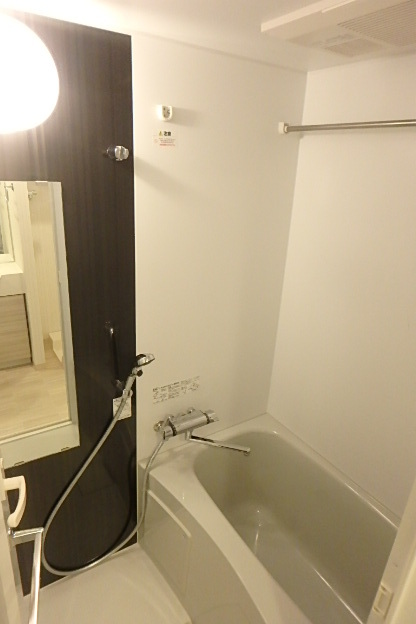 ガーラ・ステーション横濱関内4階 浴室乾燥機付きバスルーム