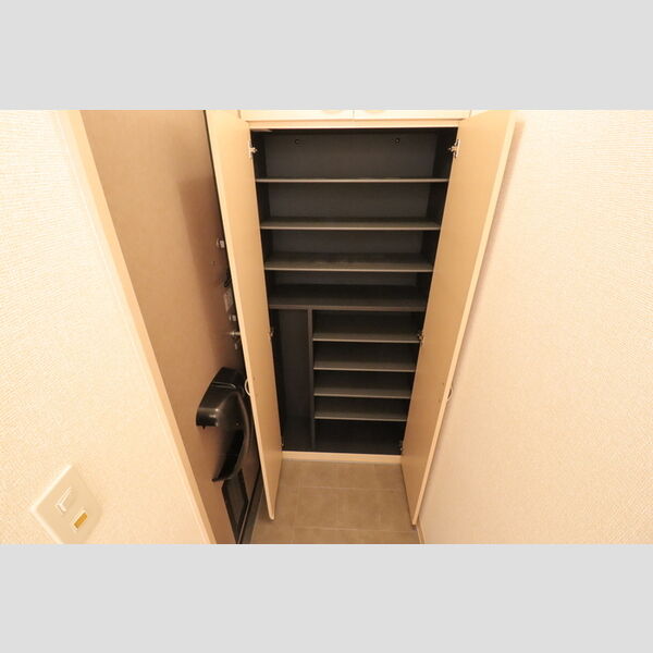 シャローム　A/B/C/D/E/F/GG102号室 シューズボックス