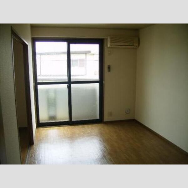 アーバンスクエア　A A202南側洋室